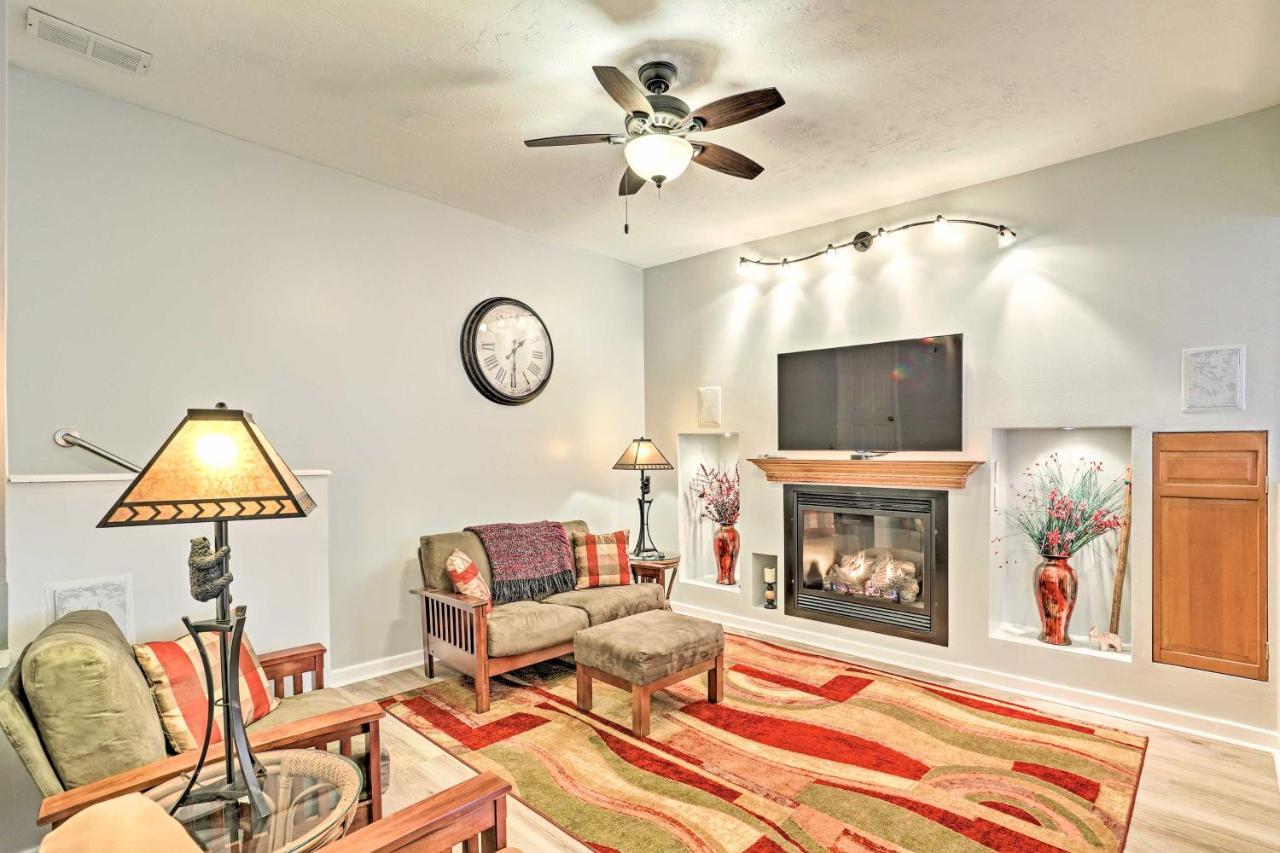Asheville Mountain Getaway With Patio And Koi Pond! Buitenkant foto