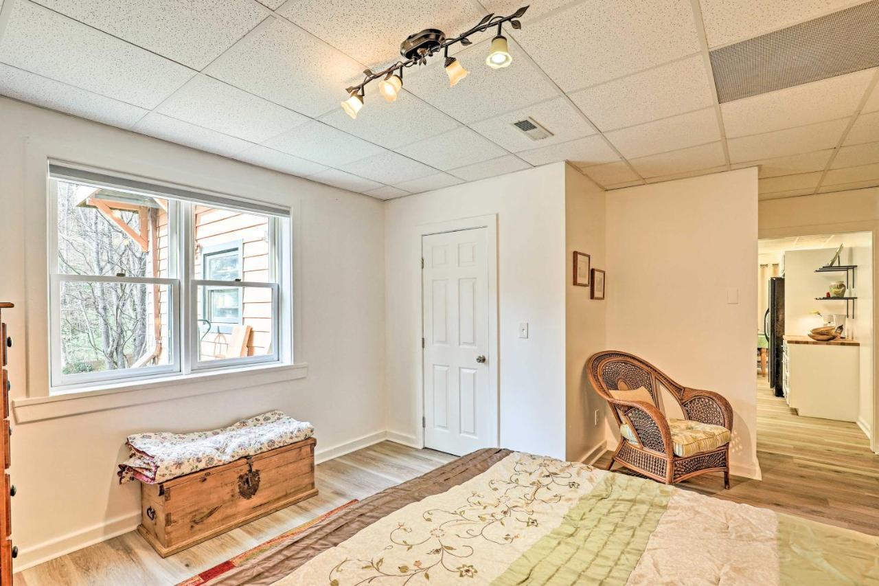 Asheville Mountain Getaway With Patio And Koi Pond! Buitenkant foto